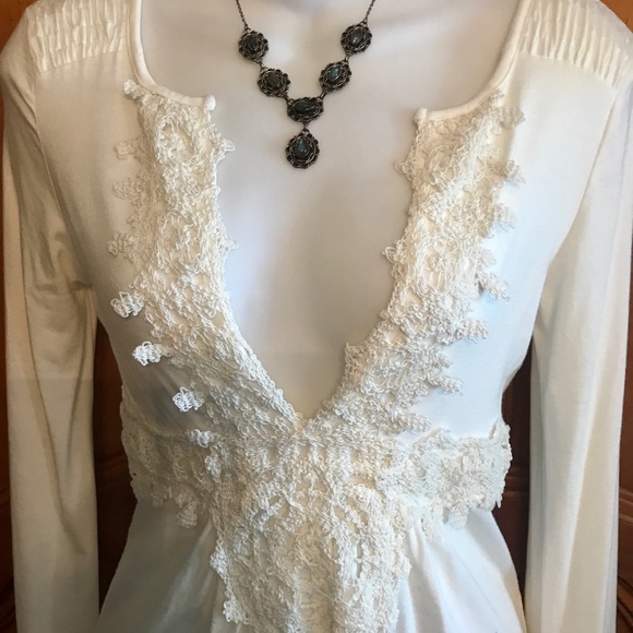 NWT WHITE HOUSE BLACK MARKET CROCHET LACE TOP - Picture 1 of 5